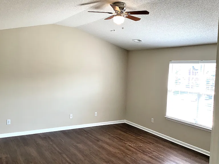 2758 Windchase Dr — Photo 10