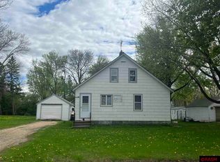 1212 9th Ave N, Saint James, MN 56081