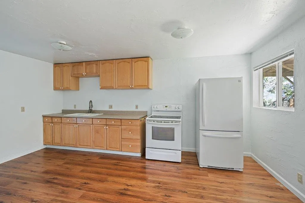 1 bed, 800 sqft, $1,950 — Photo 4