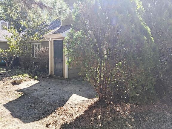 4th image of 4102 Pin Oak Dr