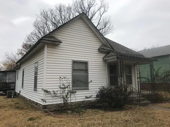 1029 N 6th St, Independence, KS 67301