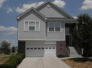 9542 Fireside Ln, Fishers, IN 46038