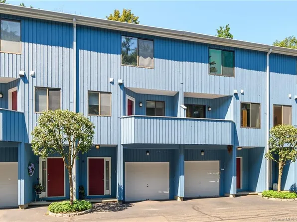 300 Flax Hill Road #14, Norwalk, CT 06854