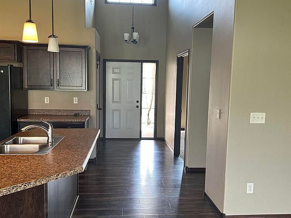 5th image of 204 E 83rd Pl