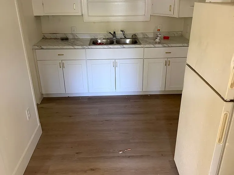 330 Howard Ave — Photo 11