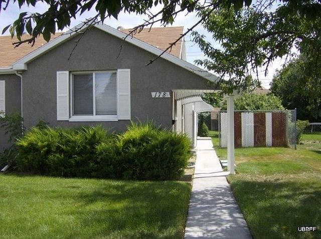 Private entrance to Rear apartment