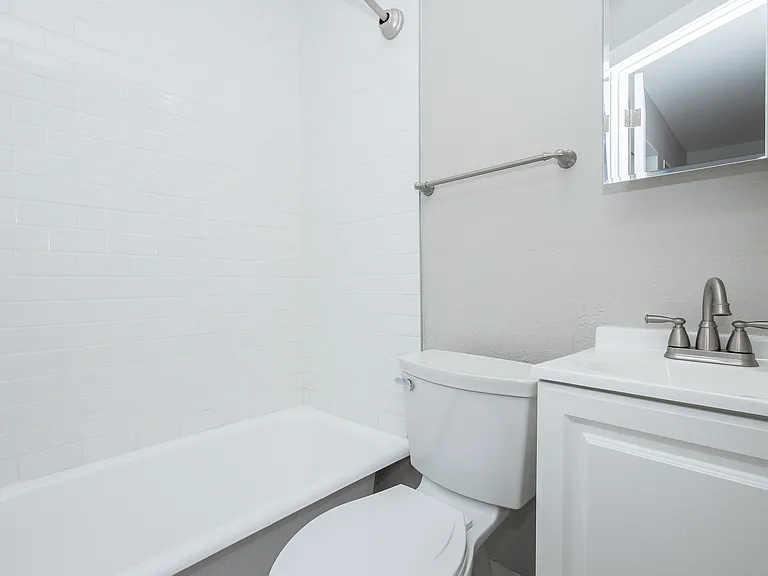 Palisade Apartments — Photo 32