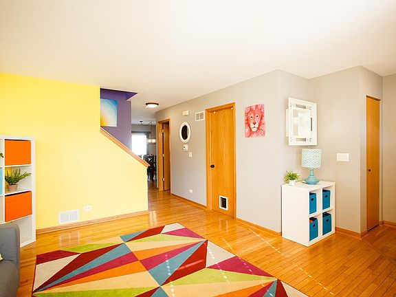 4th image of 301 E Camden Ln