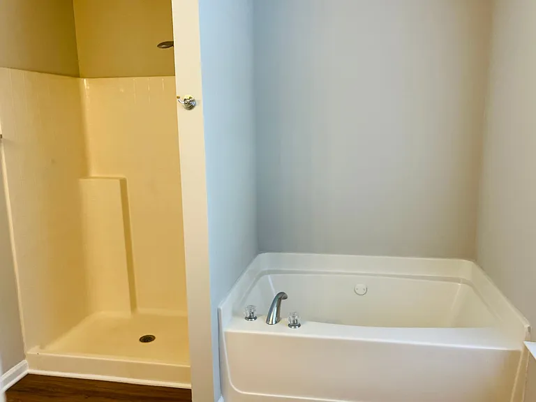 4014 Carisbrook Dr — Photo 35