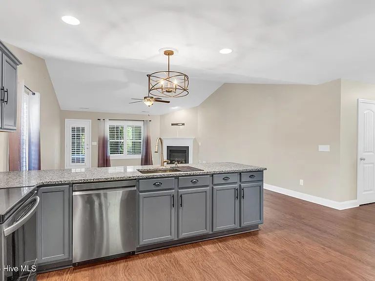 8530 Jadewood Dr — Photo 8