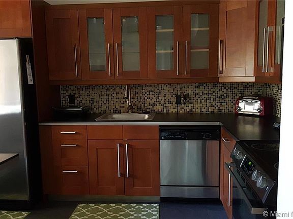 5th image of 421 Lakeview Dr APT 203