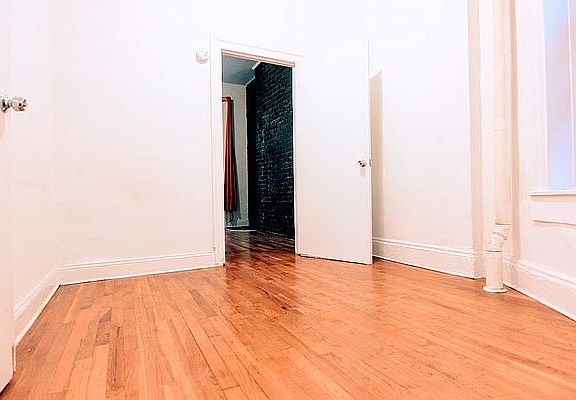 3rd image of 238 E 89th St APT 1C
