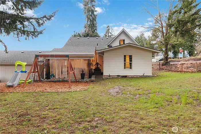 2405 Sunrise St — Photo 5
