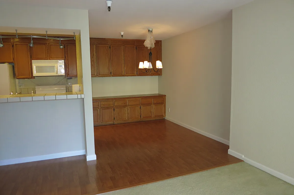 Building Photo - 1400 Carpentier St