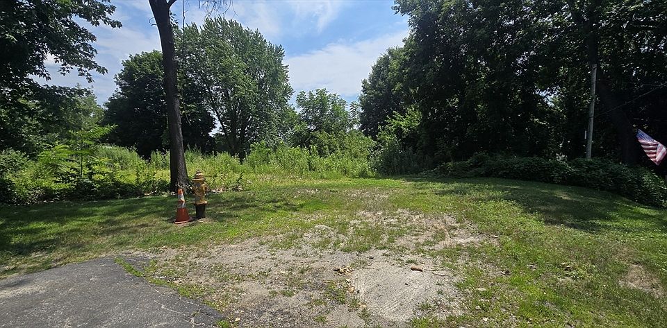 1st image of 22 Huron Ave
