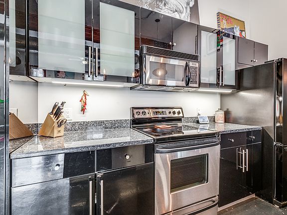 2nd image of 2502 Live Oak St APT 115
