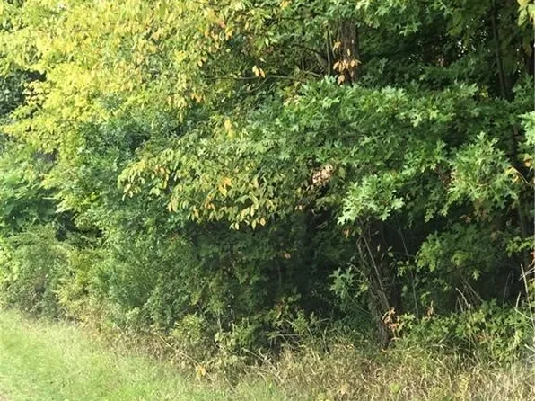 Burns Ln, Hubbard, OH 44425