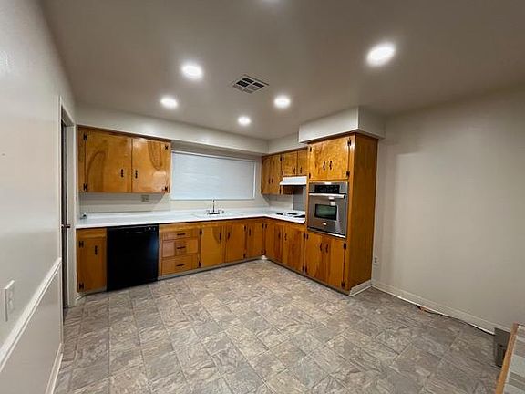 3rd image of 430 Acacia Ave