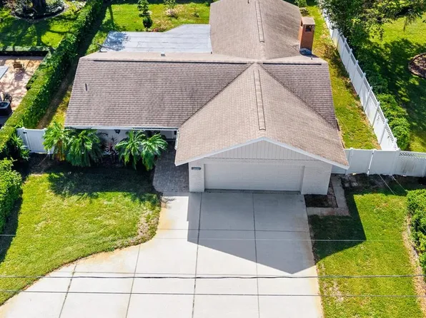 2620 Renatta Dr, Belleair Bluffs, FL 33770