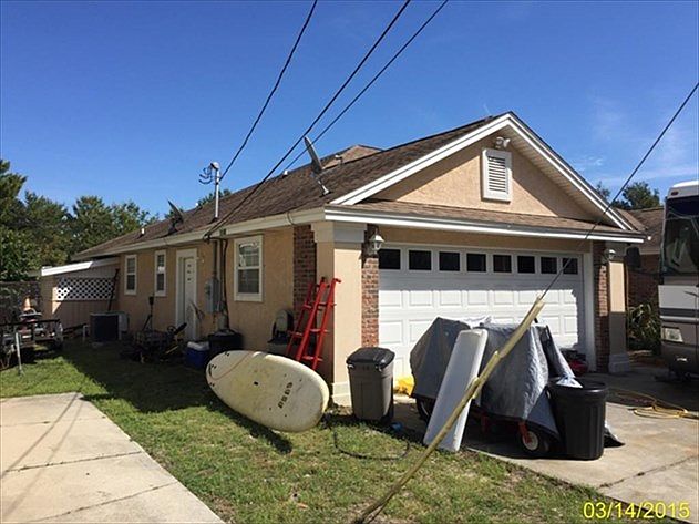 2nd image of 126 Lakeview Cir