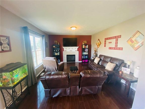 5th image of 810 Wild Lake Cir