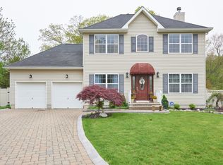 10 Cedarwood Ln, Jackson, NJ 08527