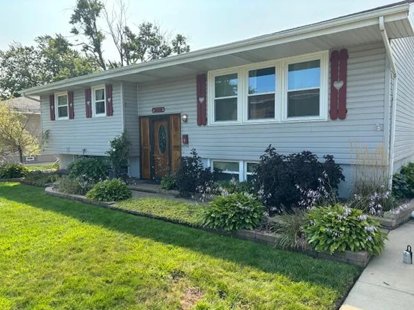 3124 97th Pl, Highland, IN 46322