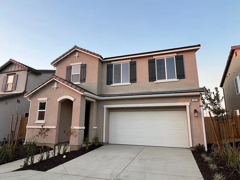 2884 E Escarpa Dr — Photo 1