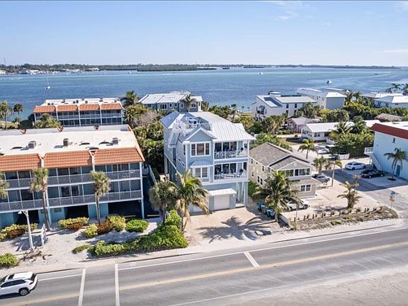 5th image of 903 Gulf Dr S