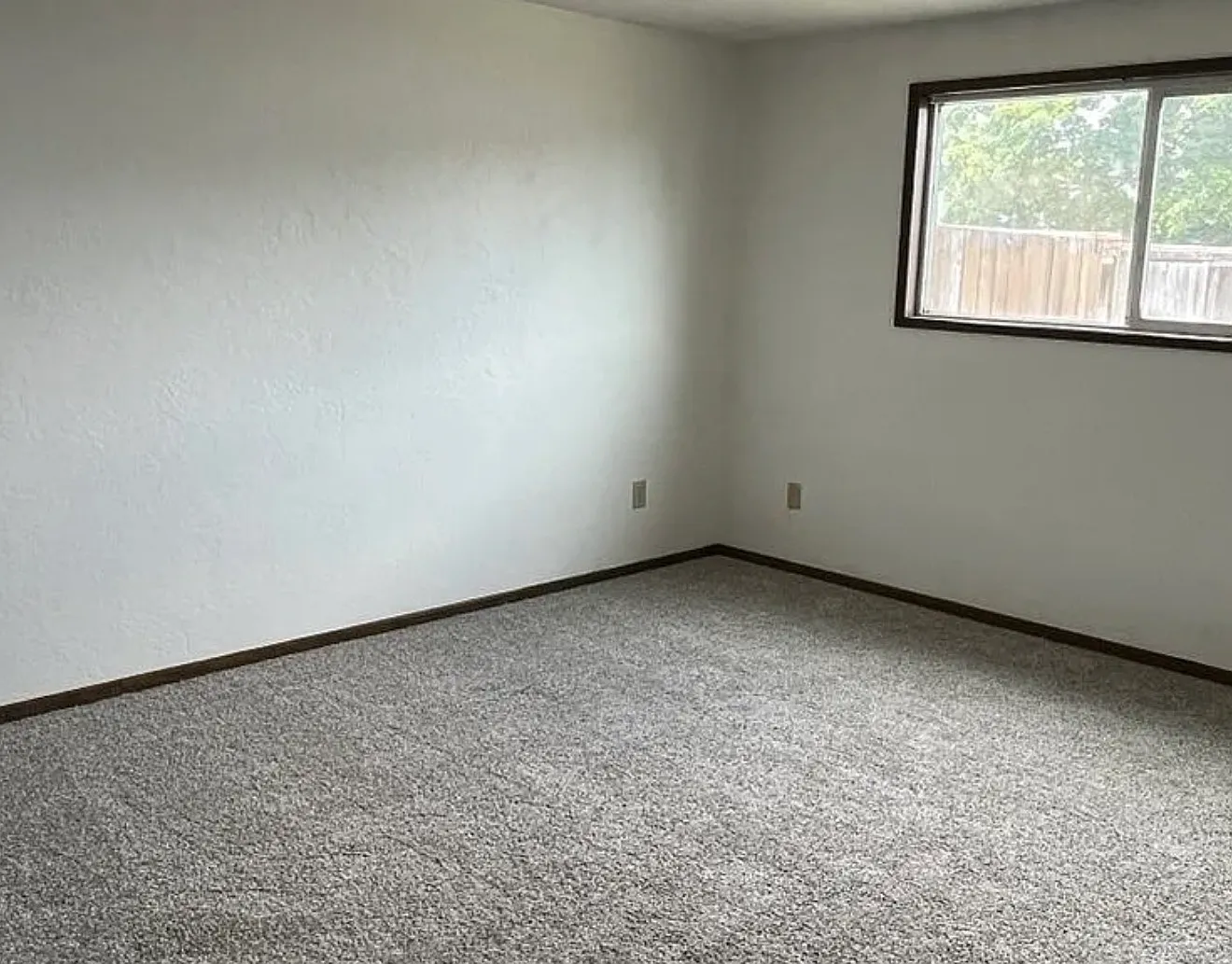 2 bed, 1.5 bath, $875 — Photo 1