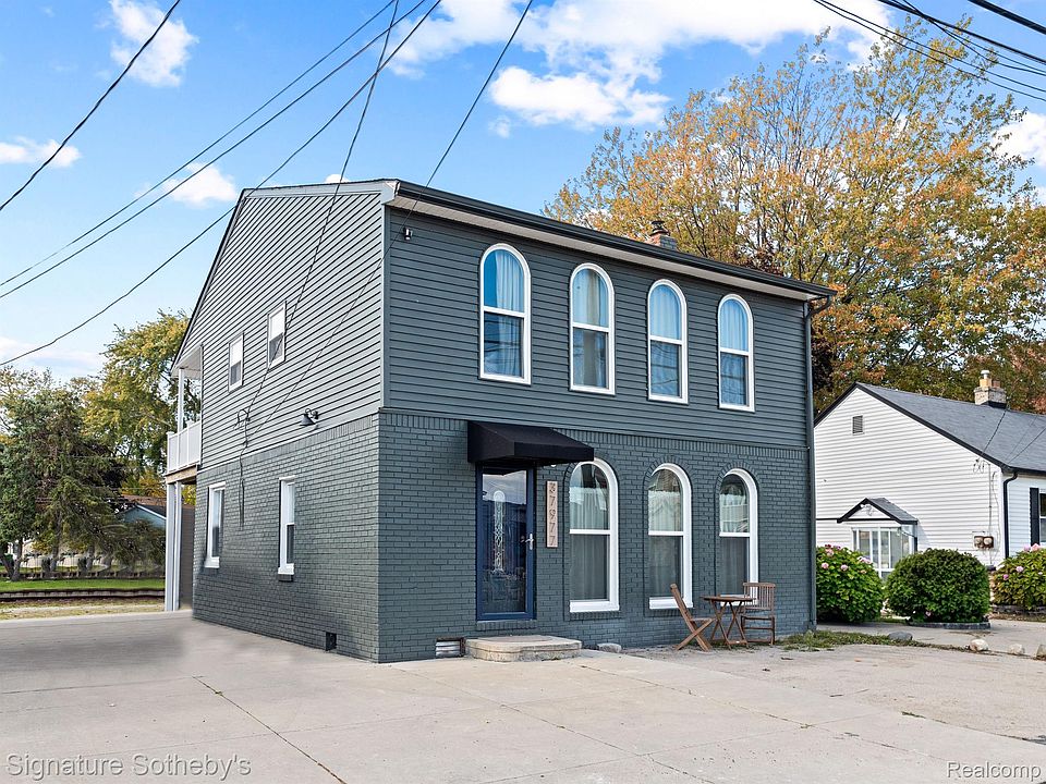 1st image of 37977 Elm Ln