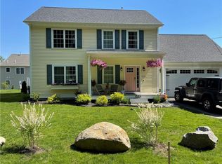 138 Cobble Hill Rd, Lincoln, RI 02865