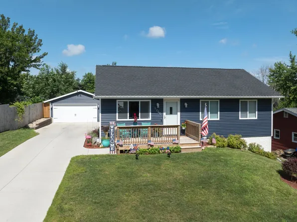 1250 Terrace St, Marion, IA 52302