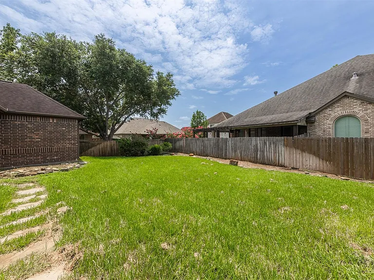 33303 Winsford St — Photo 34