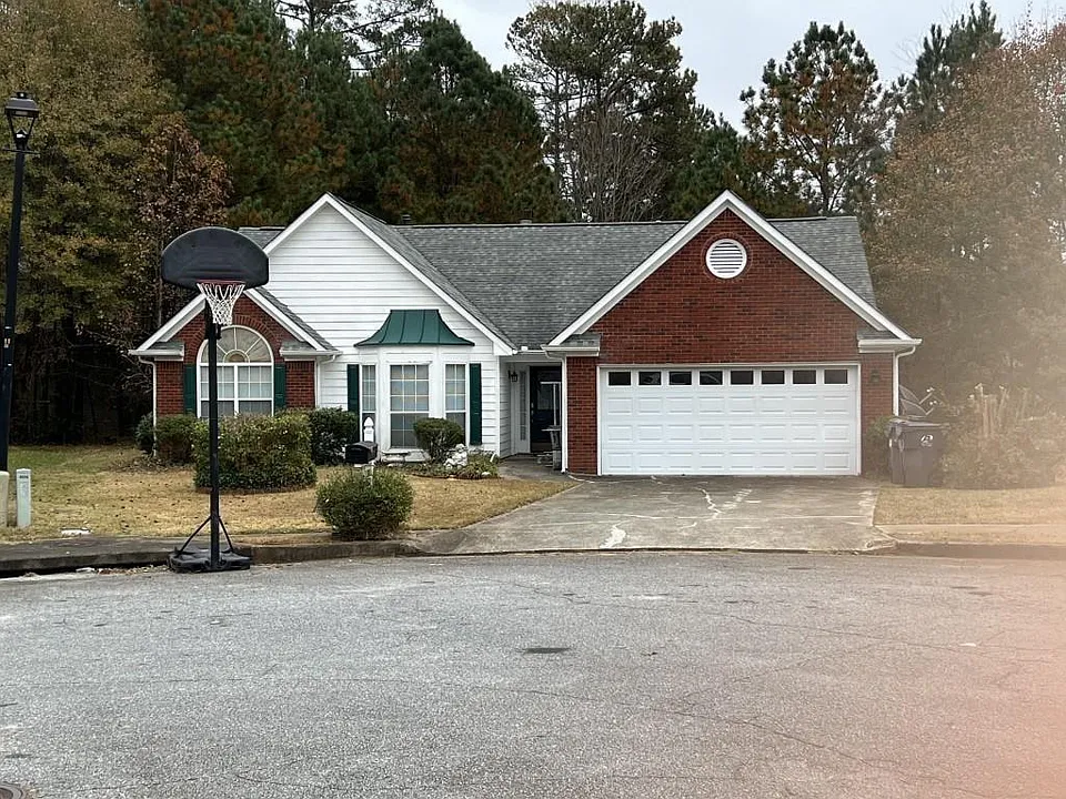 1590 Westfield Ct