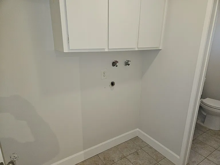 1906 Rockefeller Ln #D — Photo 17