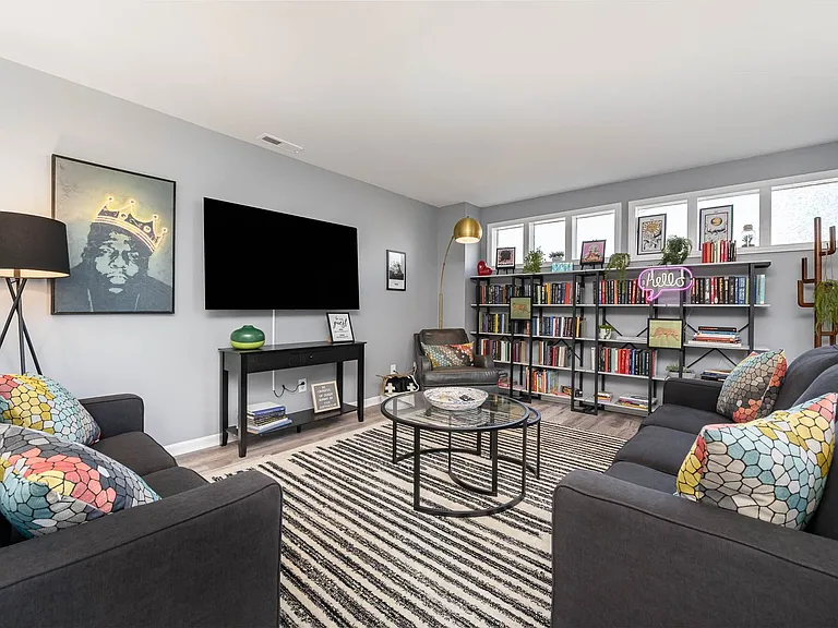 101 Crawford St #B-53641282 — Photo 8