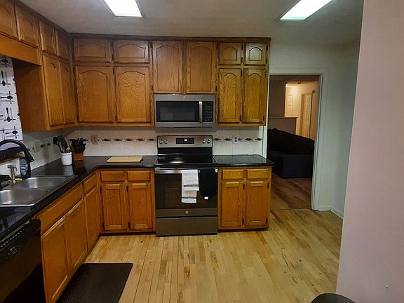 3rd image of 2450 Sherrie Ln SW