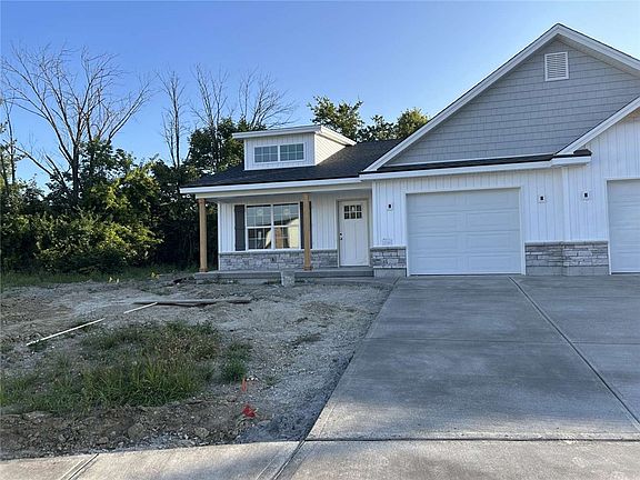 3rd image of 2085 Pine Forest Dr