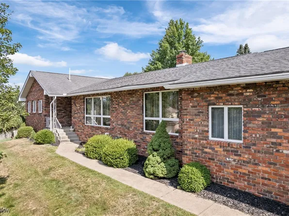 102 Martha Dr, Saint Clairsville, OH 43950