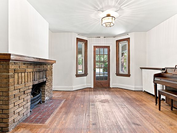4th image of 310 Vaughan Rd