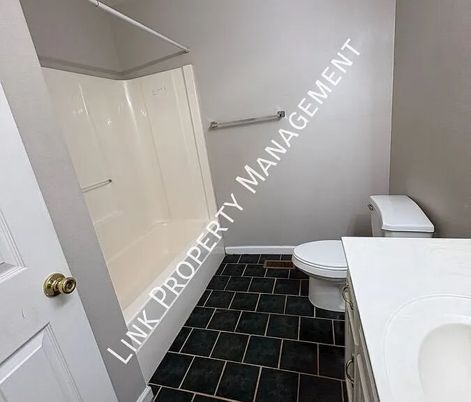 1106 Carline Rd #D — Photo 23