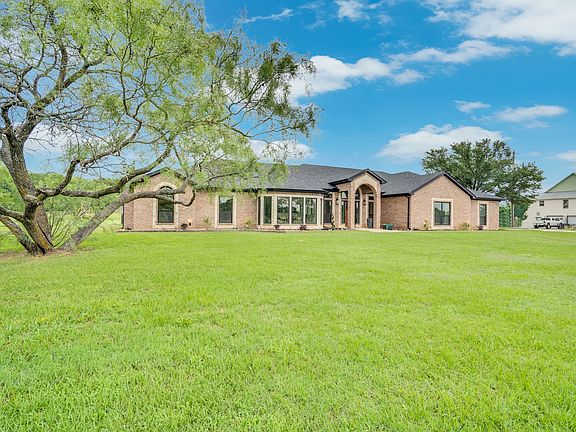 3rd image of 6624 Shadow Valley Dr