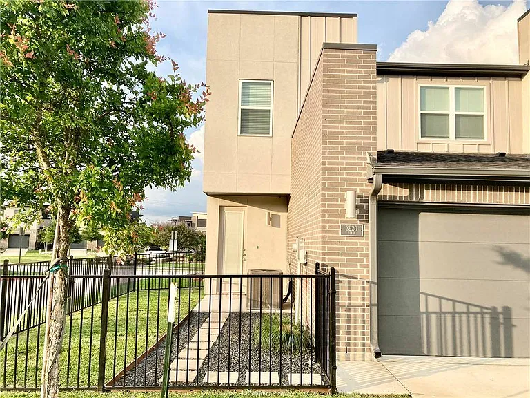 3920 Yukon Ln — Photo 12