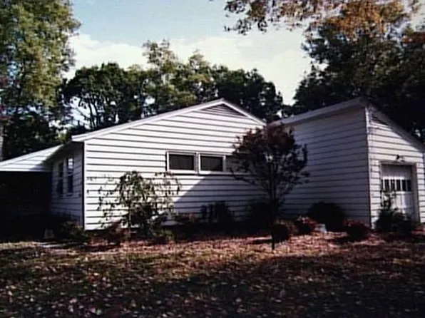 13 Topsail Road, Norwalk, CT 06853