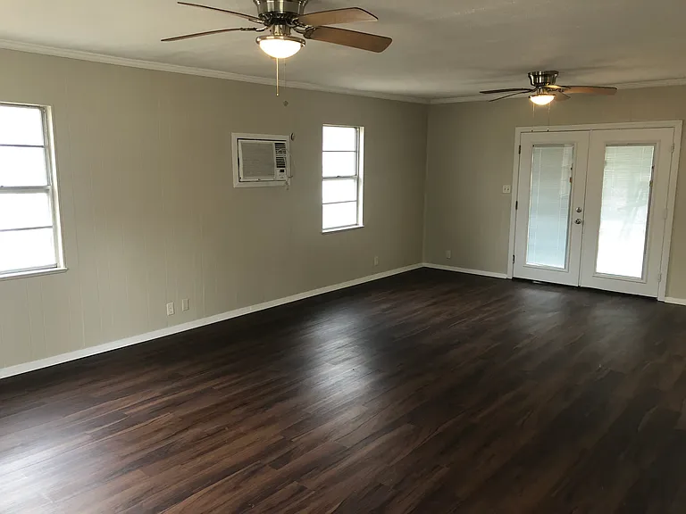 1003 S Wine St — Photo 12