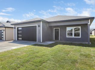 3321 35th St W, Williston, ND 58801