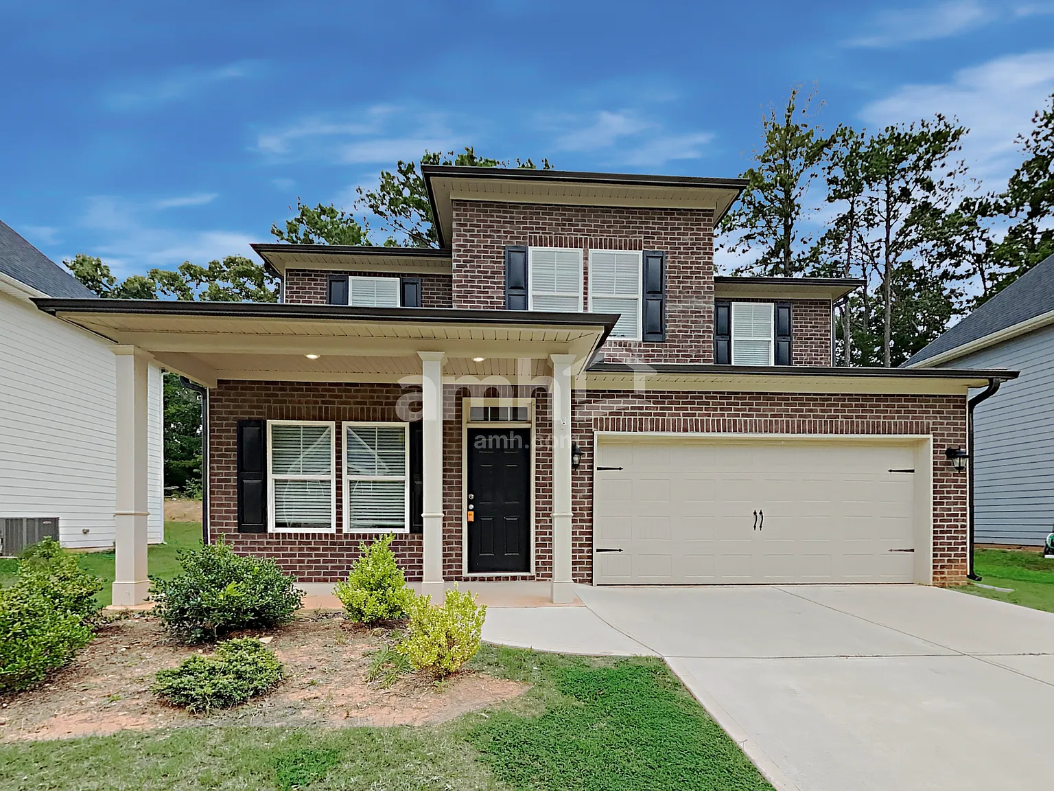 4 bed, 2.5 bath, 2326 sqft, $2,220 — Photo 1