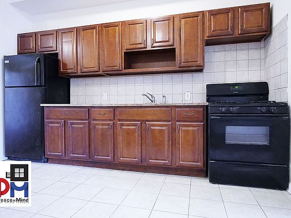 4th image of 784 Halsey St APT 1-3