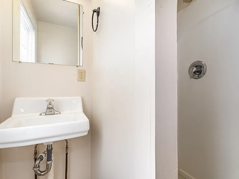 19-23 W High St — Photo 10